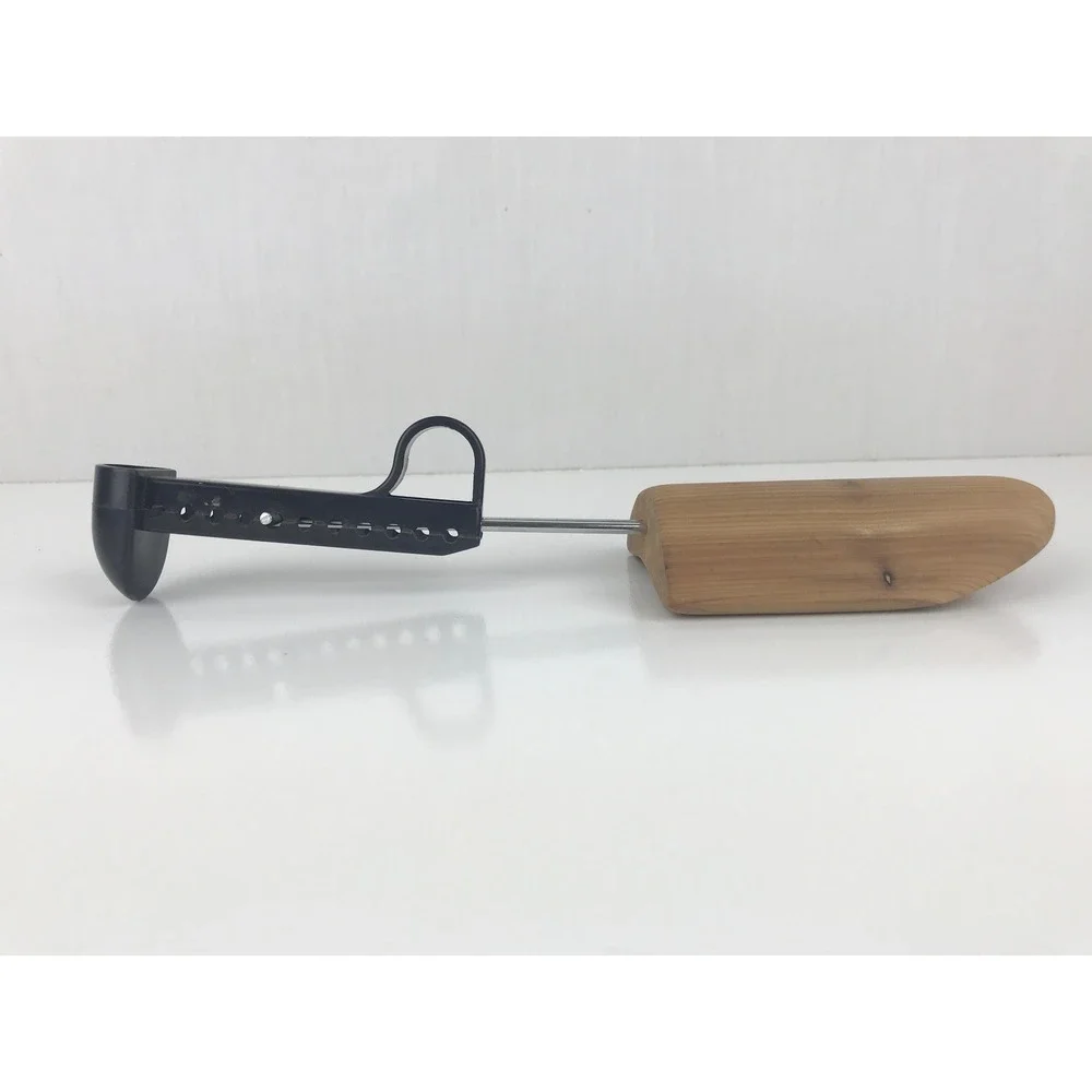 VTG Unbranded Cedar Wood Metal Shoe Trees Keepers Shapers‎ Stretchers